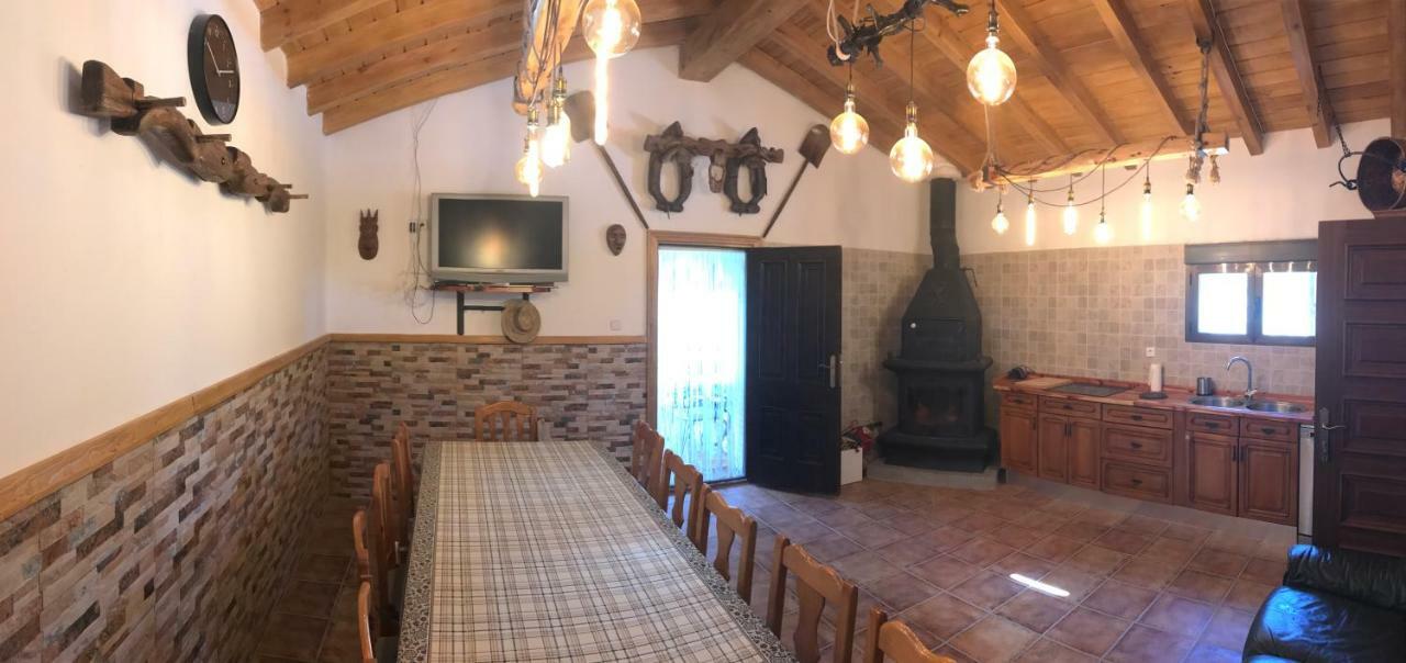Casa De Pueblo Con Merendero Alquilable Opcionalmente Casarejos Εξωτερικό φωτογραφία